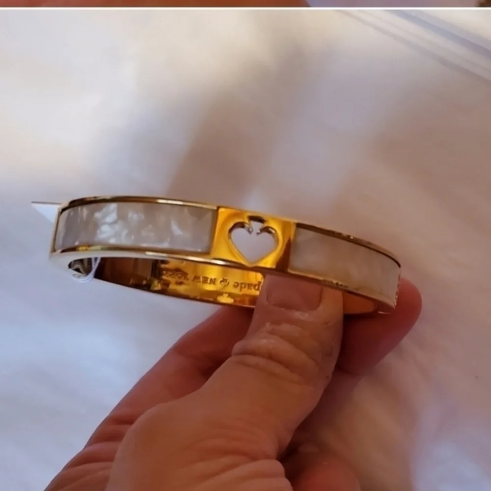 Kate Spade punch hinged bracelet NWT‎ - Picture 2 of 6